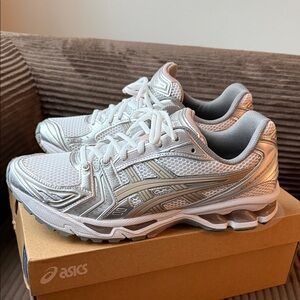 Women’s ASICS GEL KAYANO 14
